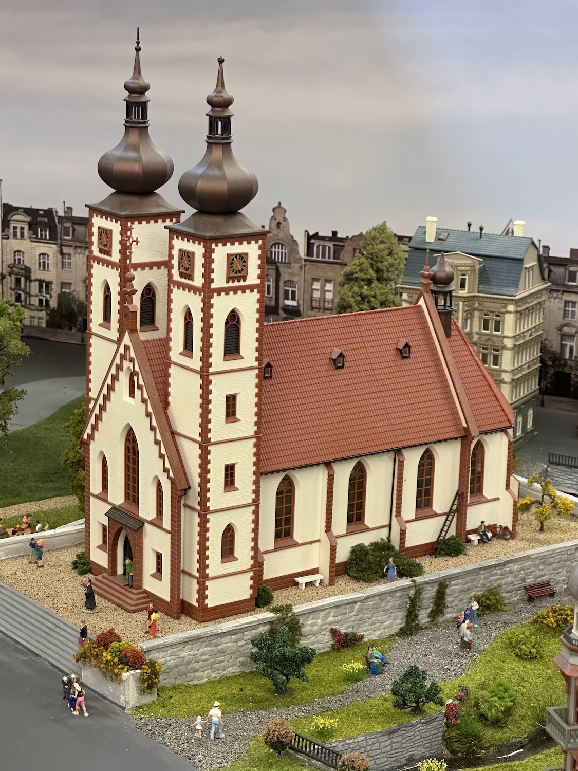 2025 Detail Kirche1
