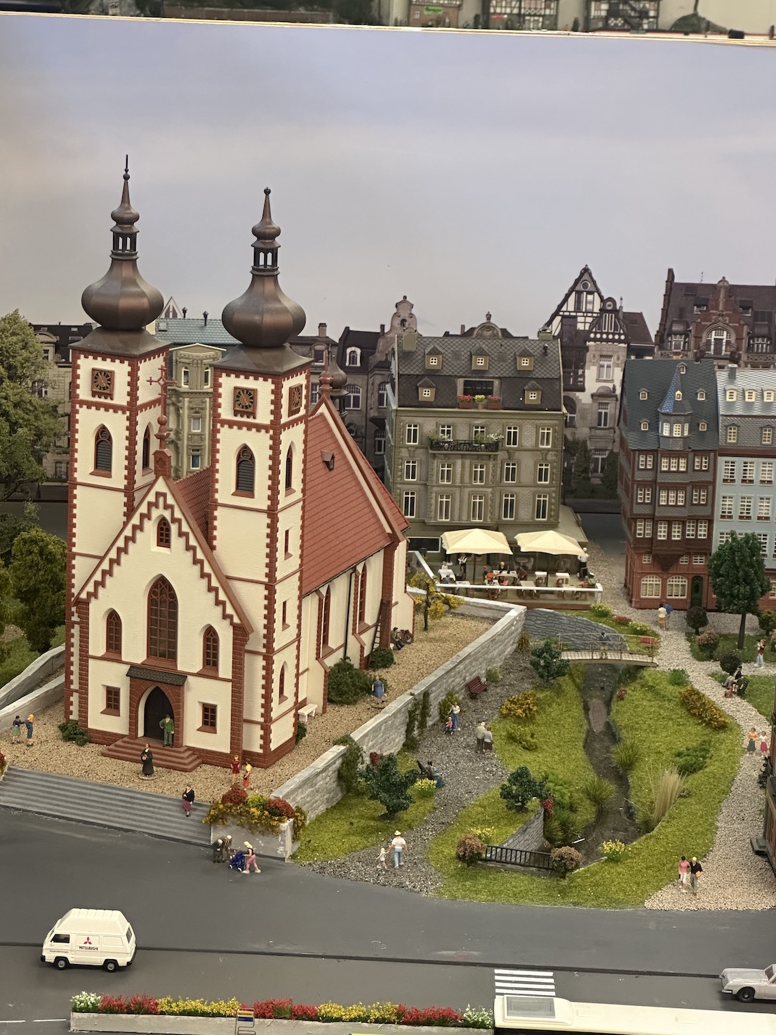 2025 Detail Kirche2